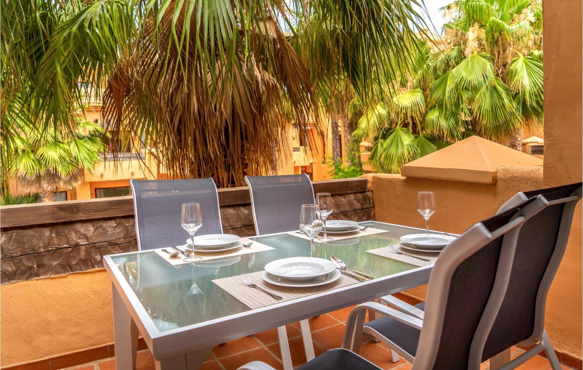 Lovely Apartment In Los Alcazares With Kitchen Exteriör bild