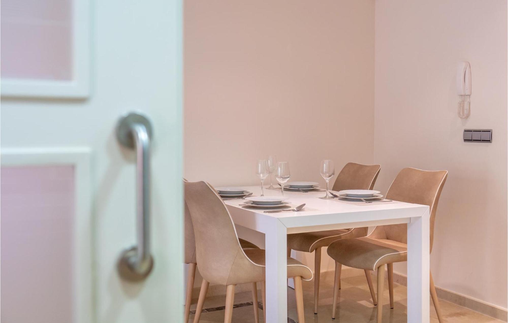 Lovely Apartment In Los Alcazares With Kitchen Exteriör bild