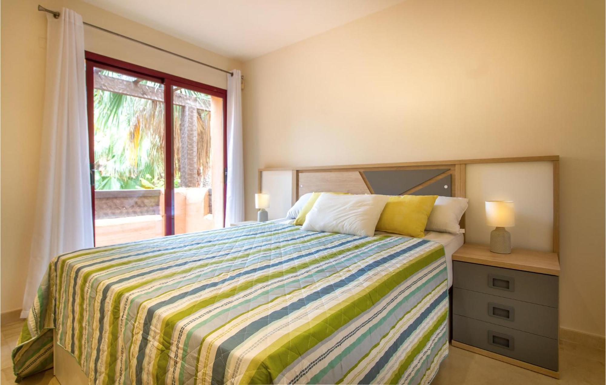 Lovely Apartment In Los Alcazares With Kitchen Exteriör bild