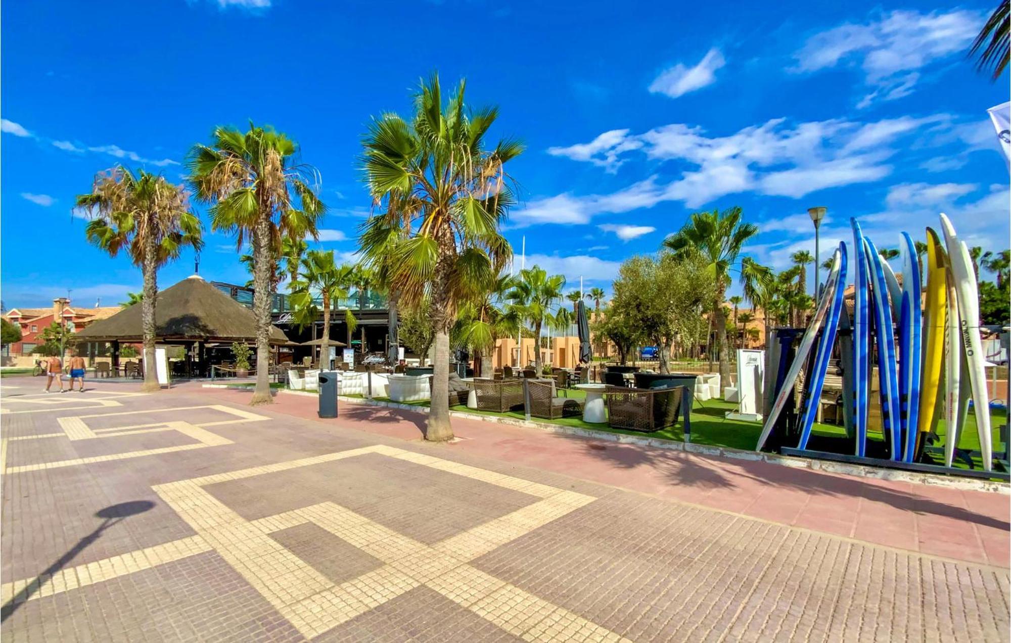 Lovely Apartment In Los Alcazares With Kitchen Exteriör bild
